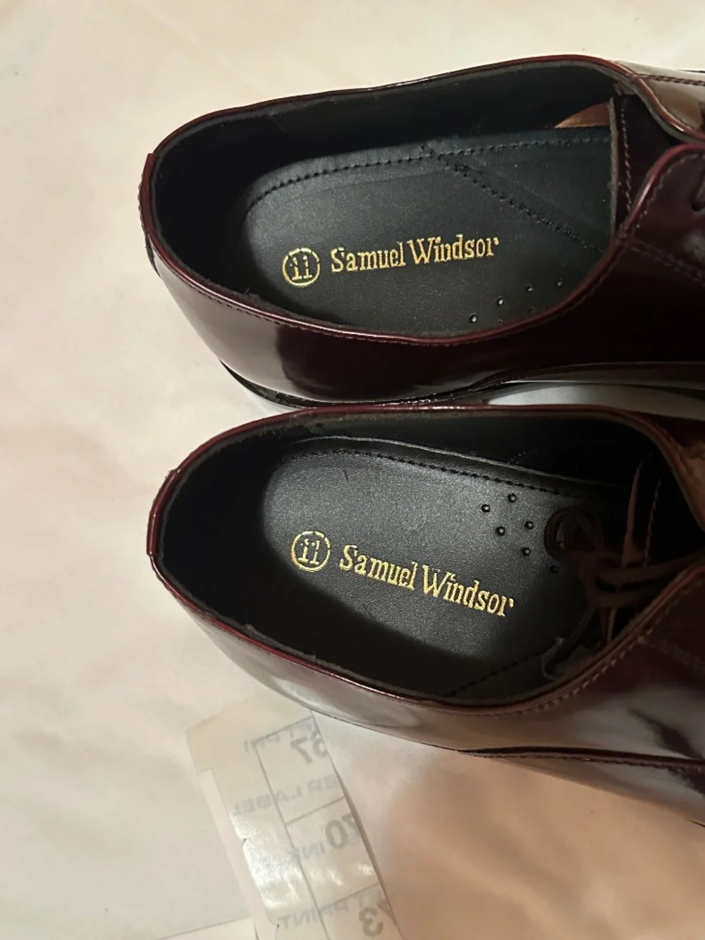 Samuel Windsor, 11 burgundy